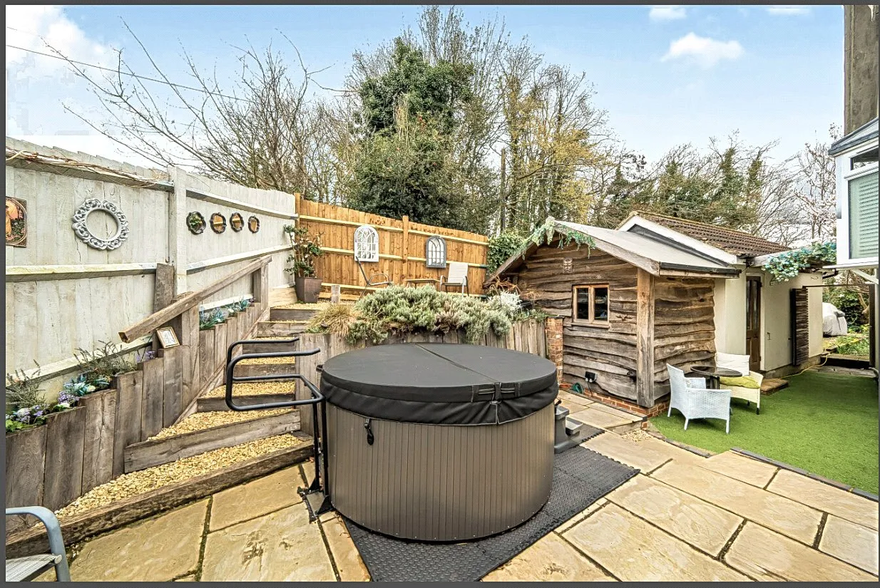 St. Johns Road, Woking, GU21, photo 14