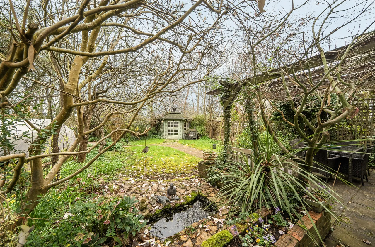 St. Johns Road, Woking, GU21, photo 16