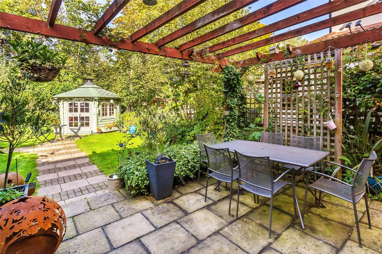 St. Johns Road, Woking, GU21, photo 15