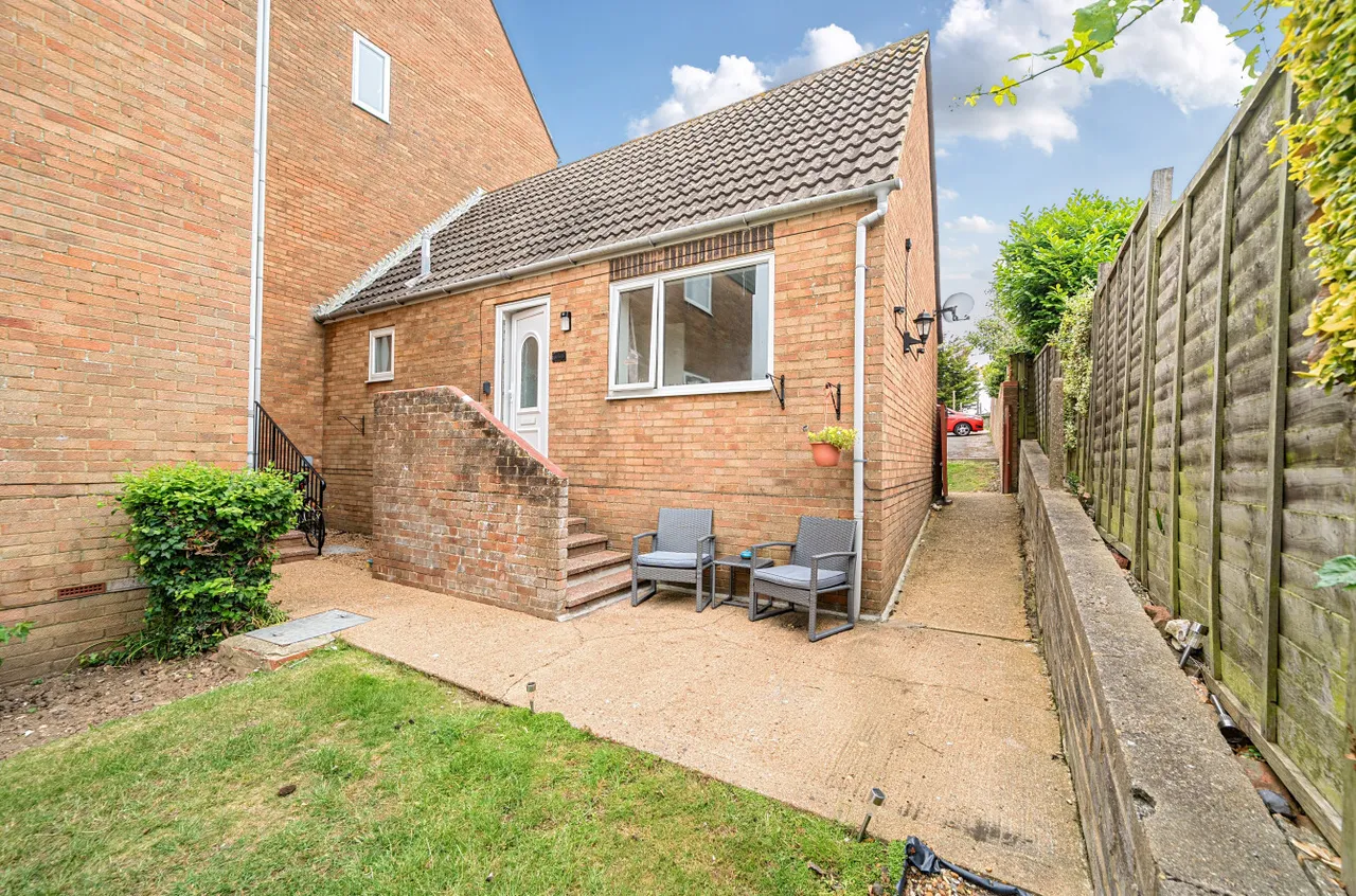 1 bed flat for sale, Cokeham Road, Sompting, BN15