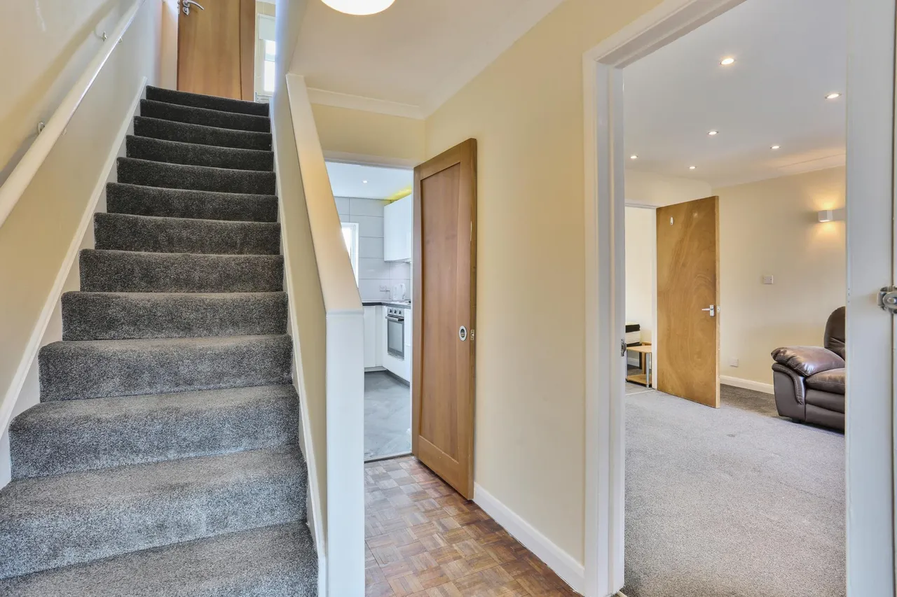Northway, Guildford, GU2, photo 7