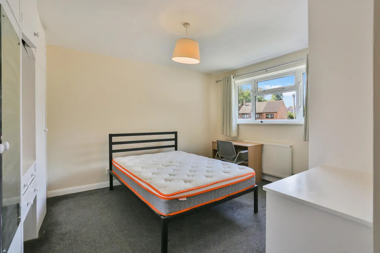 Northway, Guildford, GU2, photo 11