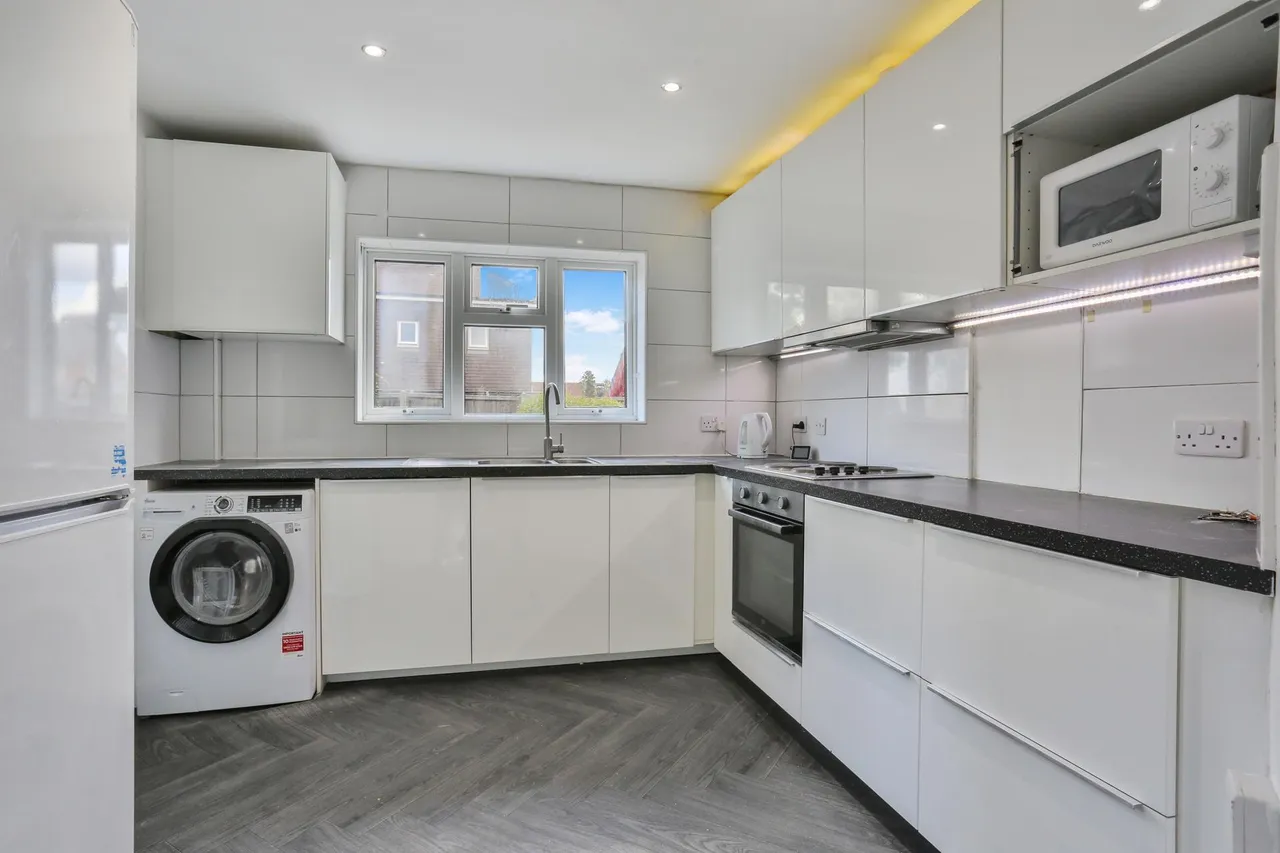 Northway, Guildford, GU2, photo 2