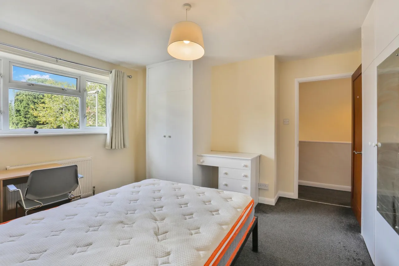 Northway, Guildford, GU2, photo 10