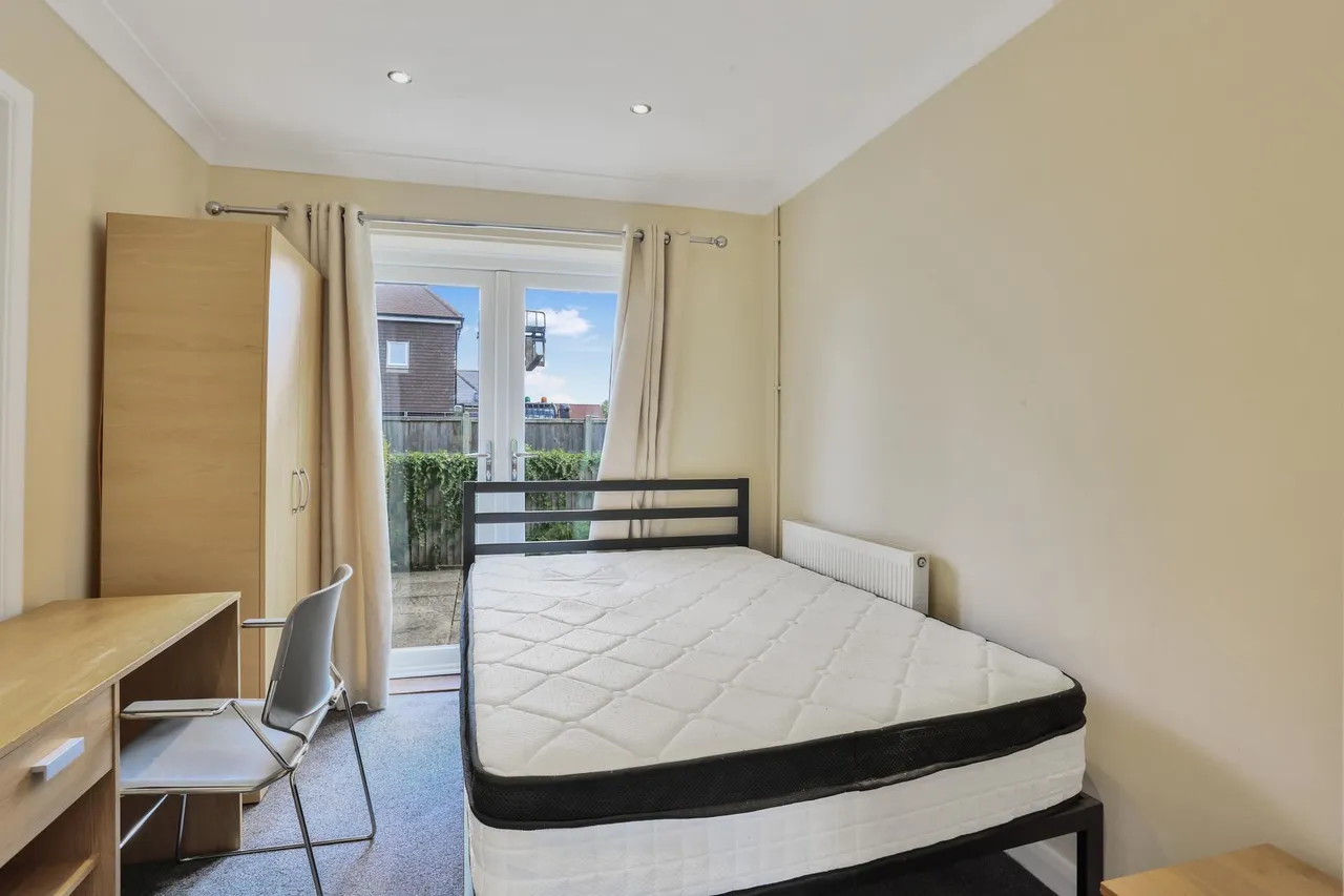 Northway, Guildford, GU2, photo 6
