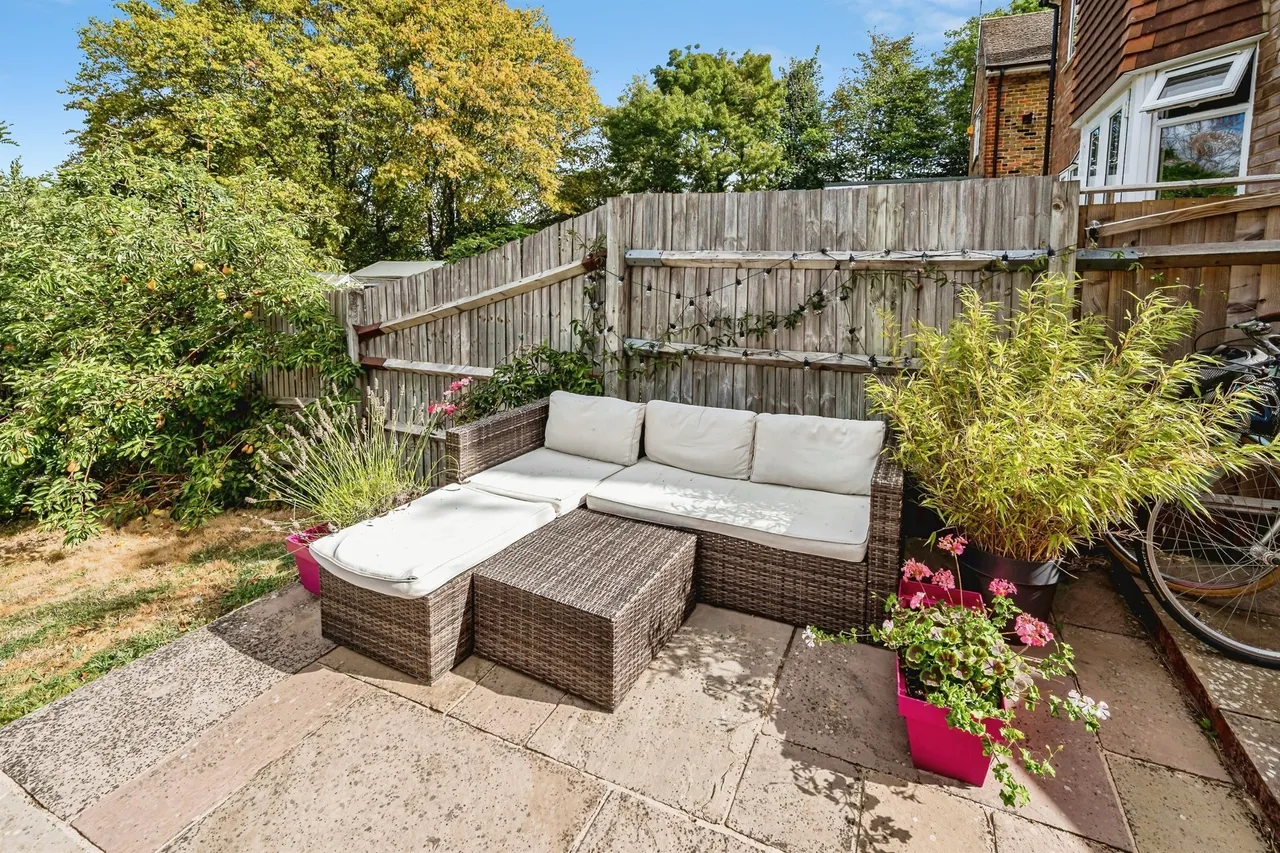 Vale Road, Manor Park, HP20, photo 18