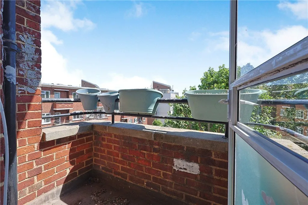 Rollo Court, Strasburg Road, London, SW11, photo 19