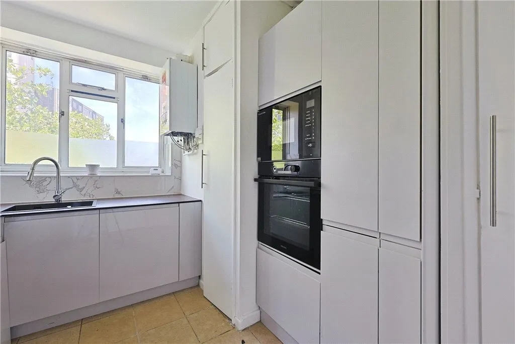 Rollo Court, Strasburg Road, London, SW11, photo 7