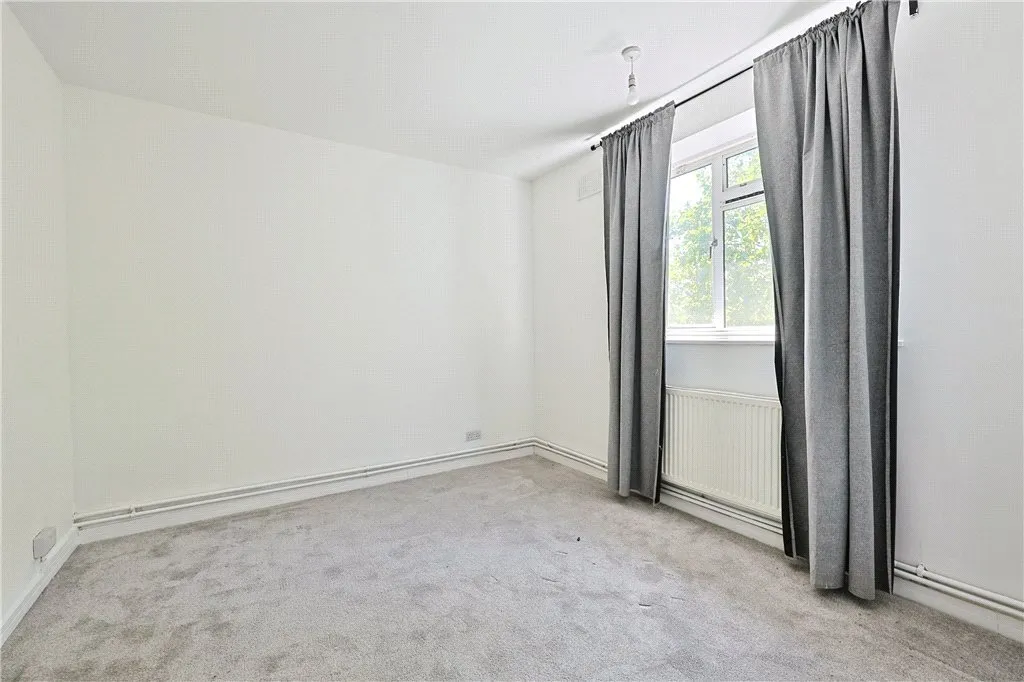 Rollo Court, Strasburg Road, London, SW11, photo 3