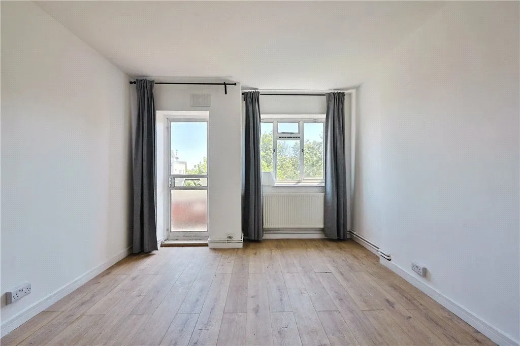 Rollo Court, Strasburg Road, London, SW11, photo 11
