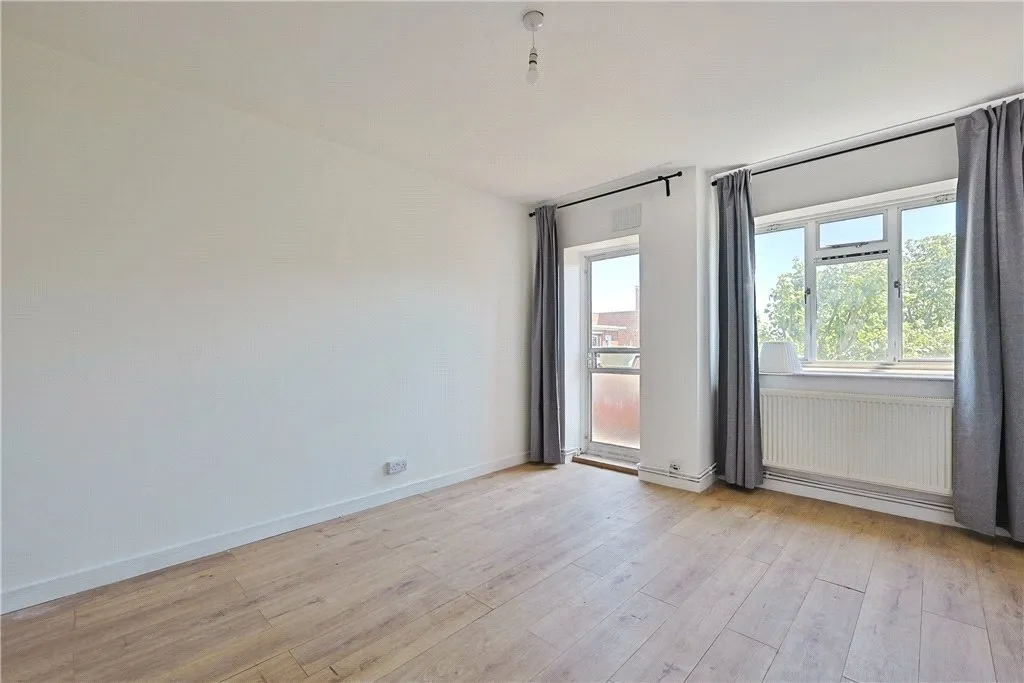 Rollo Court, Strasburg Road, London, SW11, photo 12