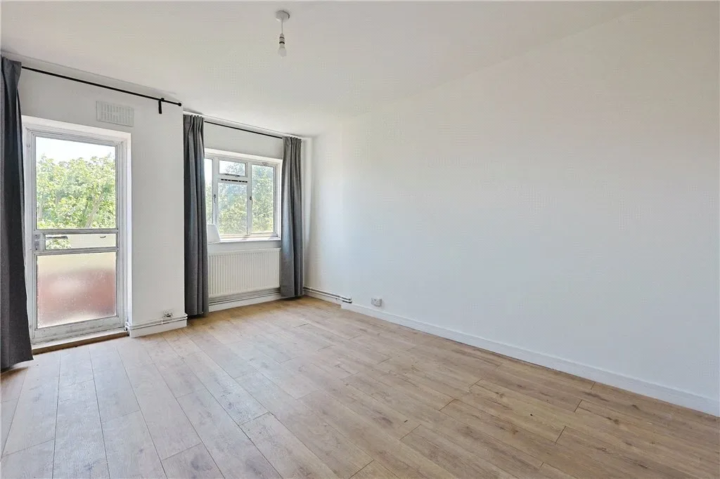 Rollo Court, Strasburg Road, London, SW11, photo 17