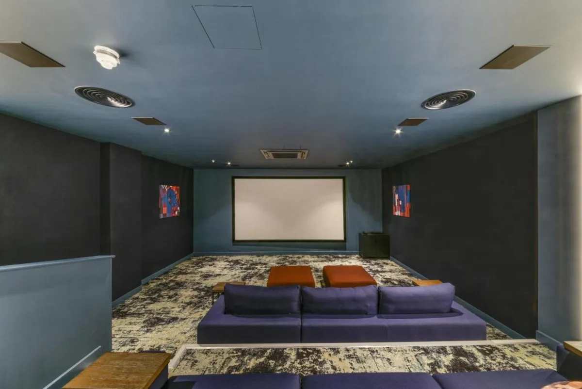 Bouchon Point, Silk District, E1, photo 17
