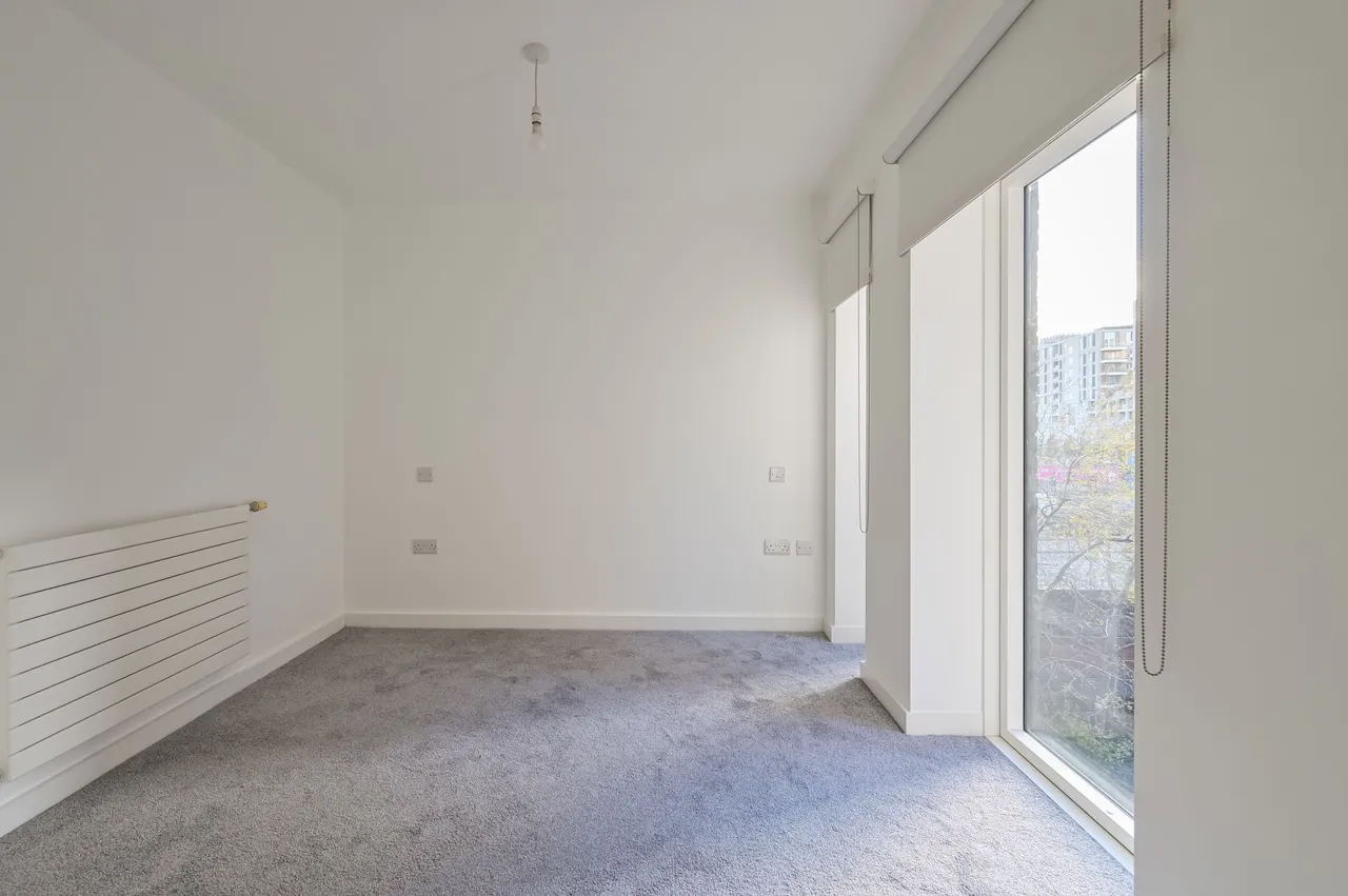 Flat 5, 23 Maud Street, London, photo 7