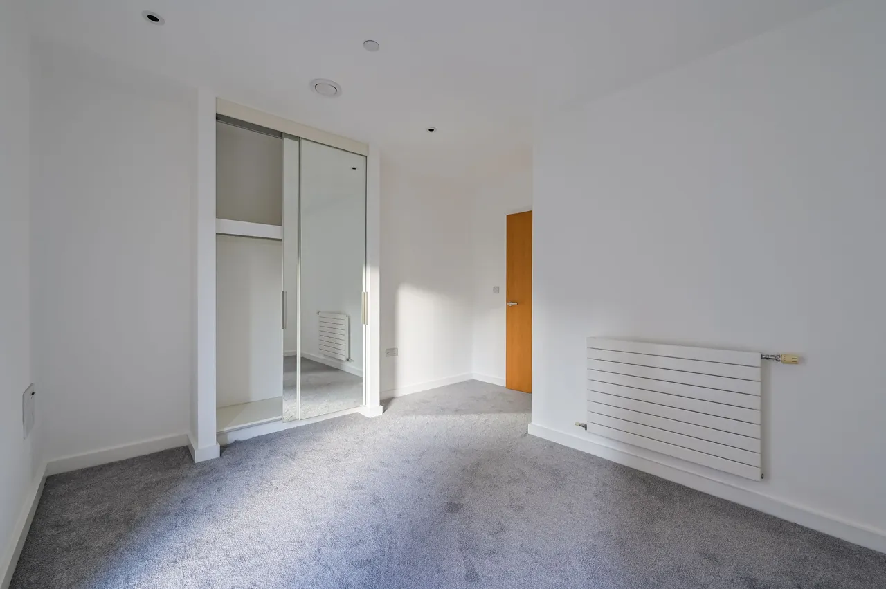 Flat 5, 23 Maud Street, London, photo 6