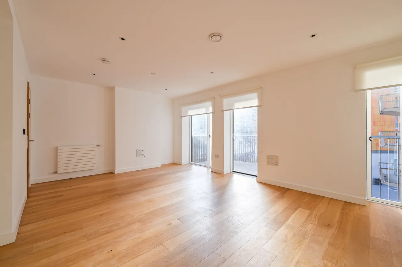 Flat 5, 23 Maud Street, London, photo 9