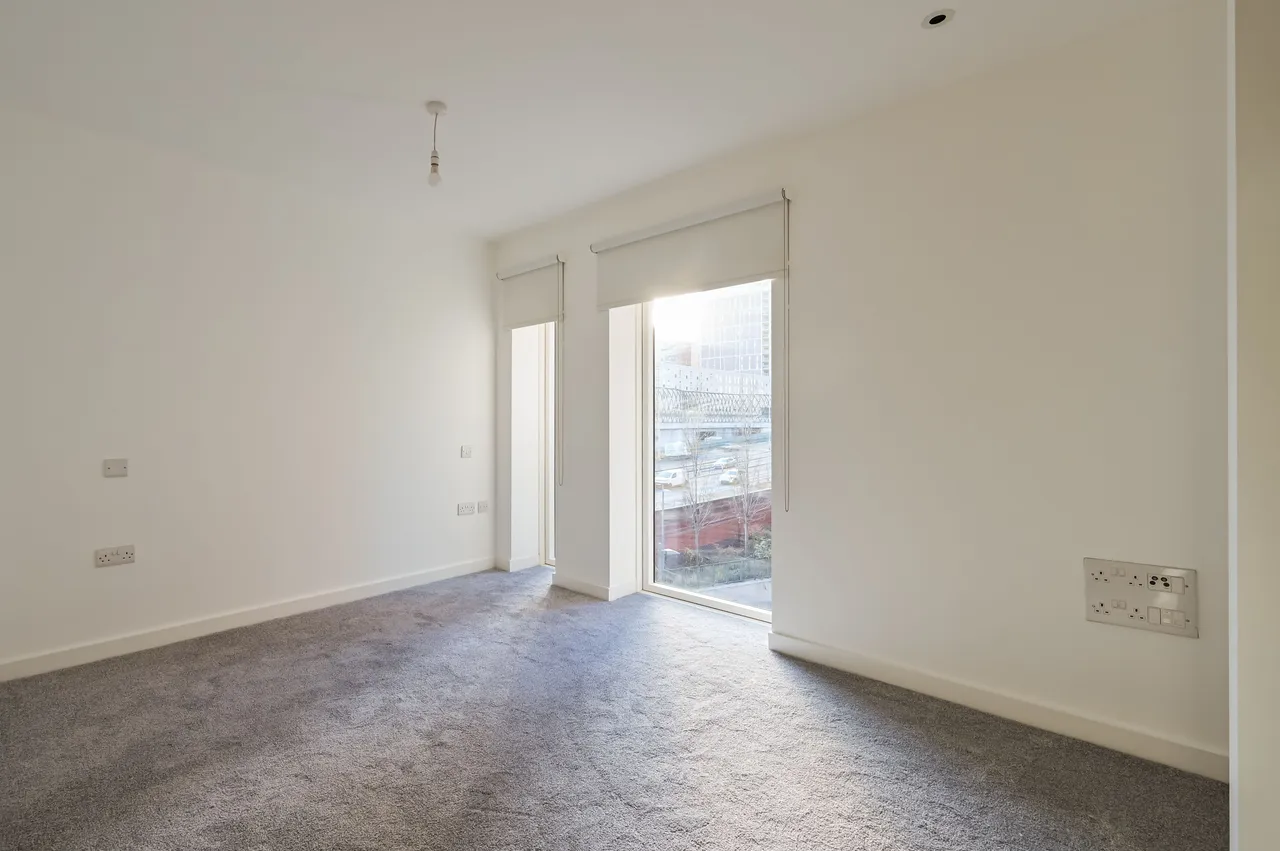 Flat 5, 23 Maud Street, London, photo 3