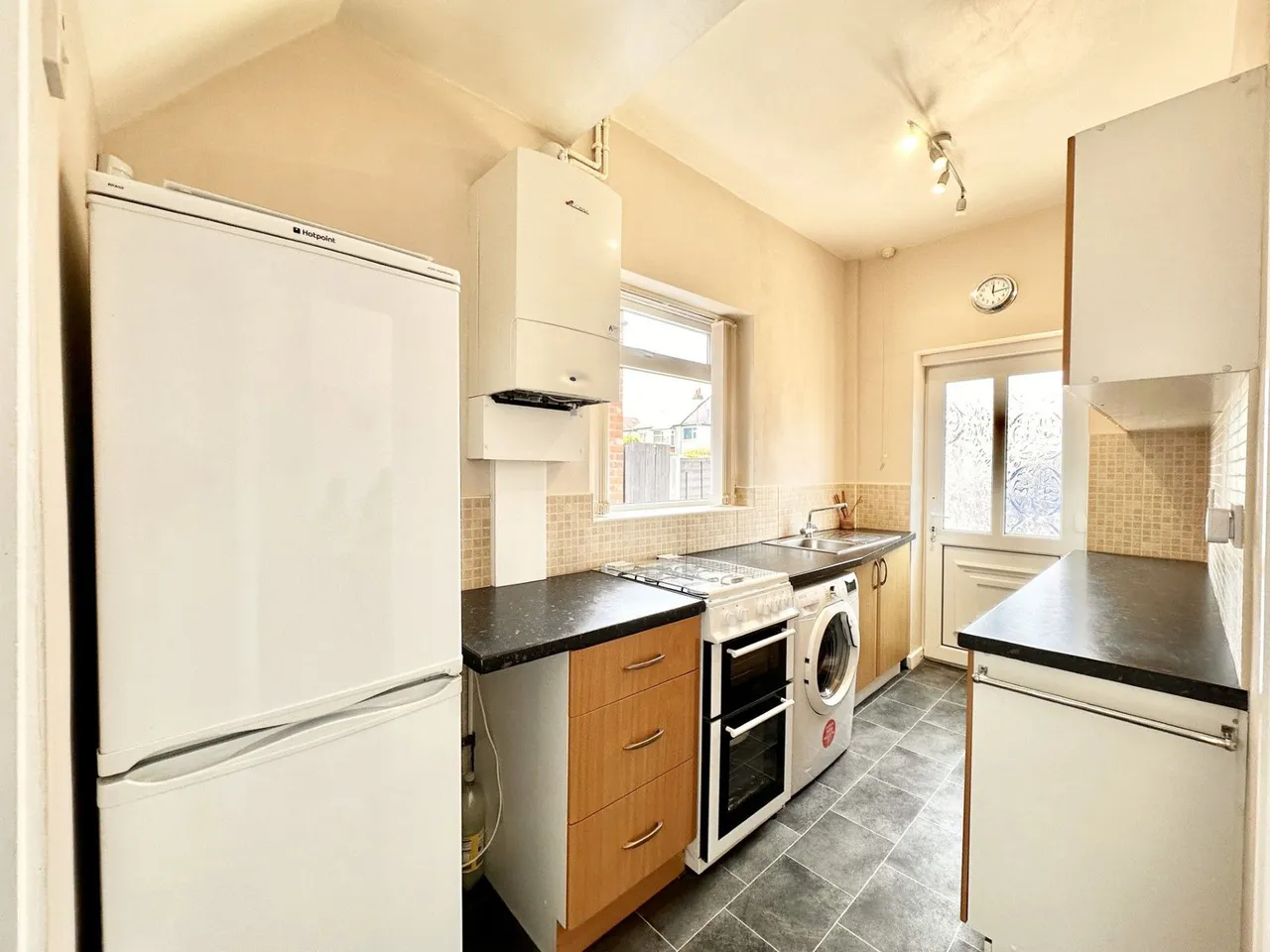 Whalley Road, Offerton, SK2, photo 9
