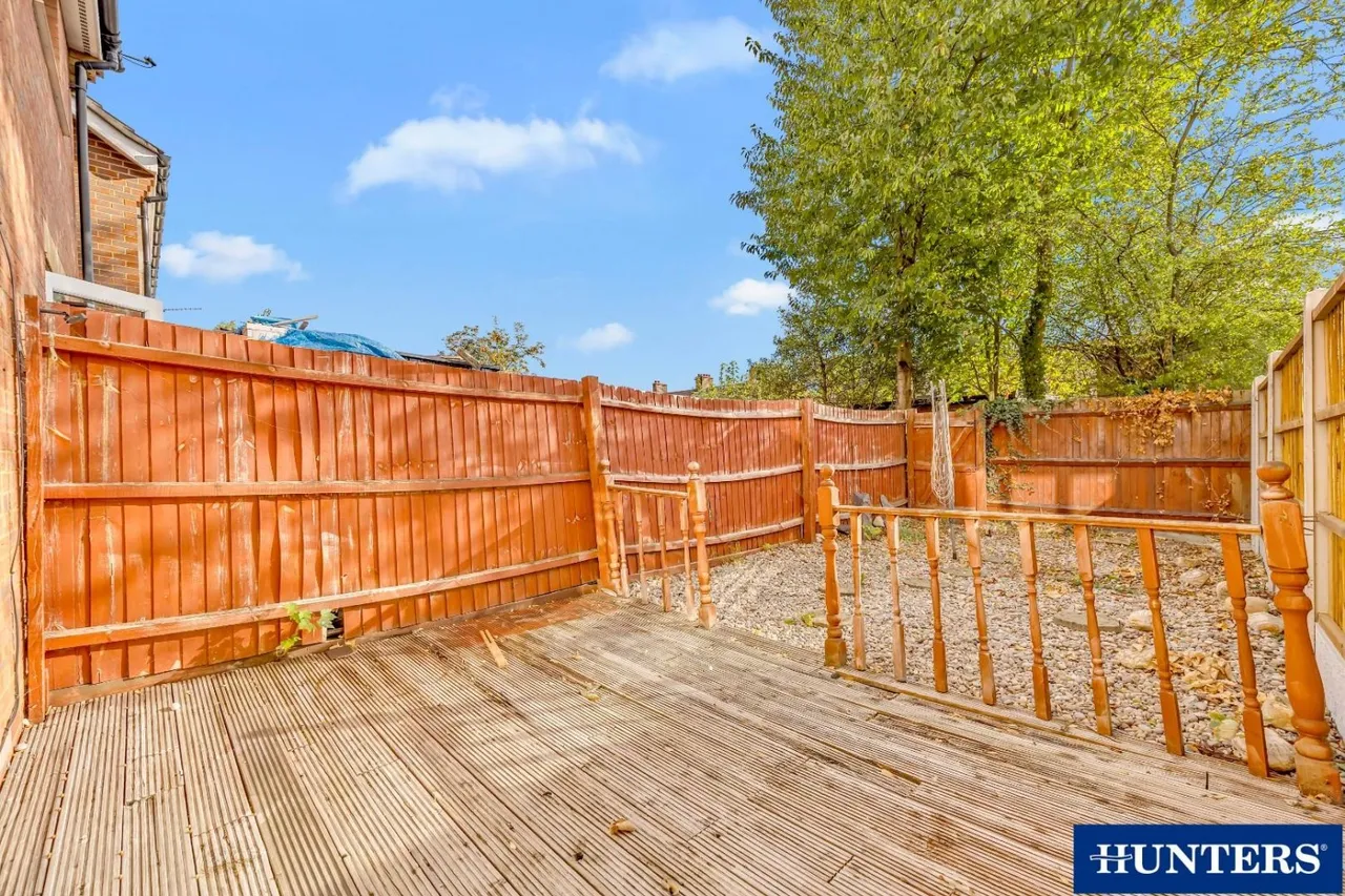 Westfield Gardens, Chadwell Heath, RM6, photo 14