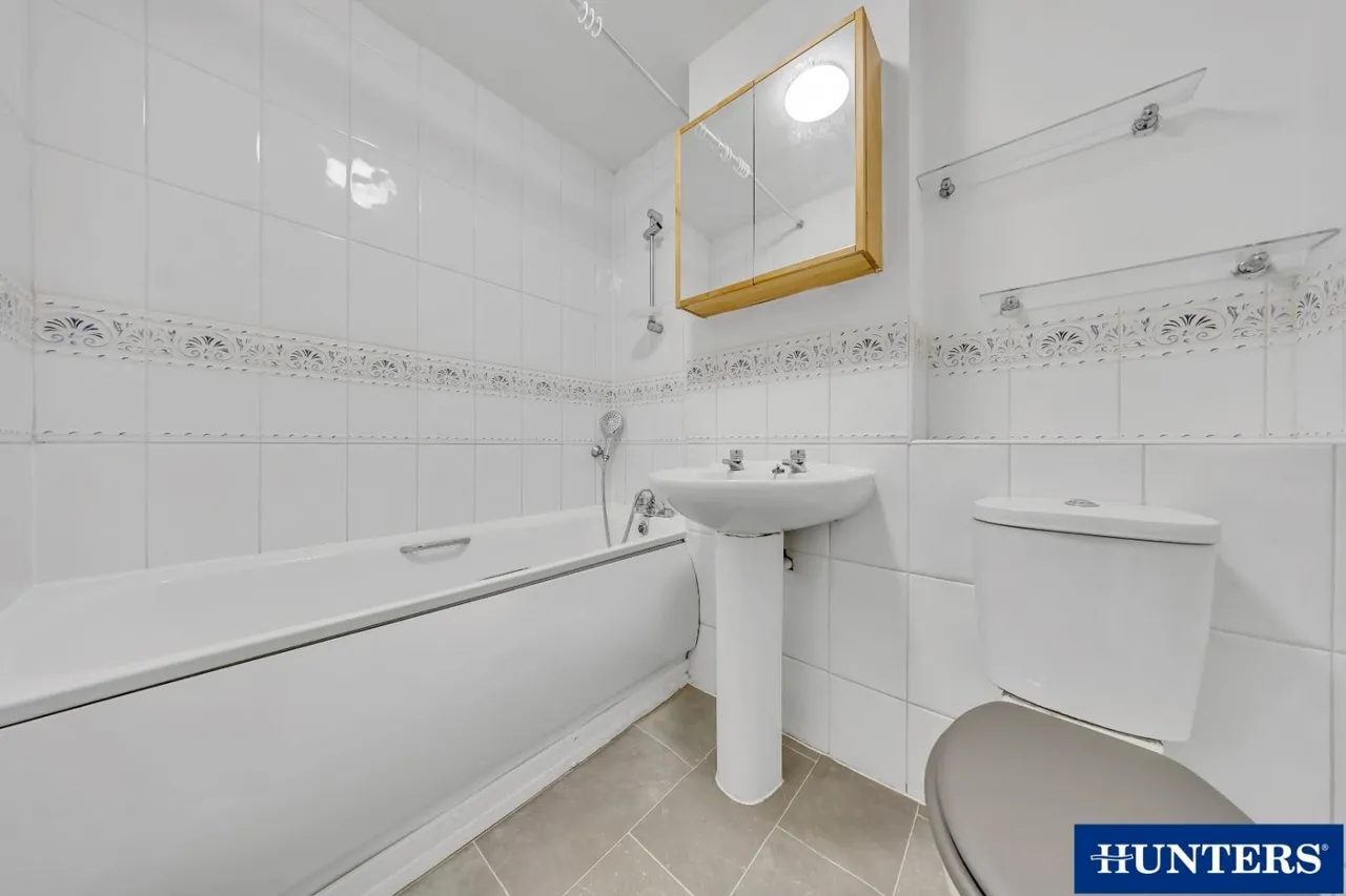 Westfield Gardens, Chadwell Heath, RM6, photo 12