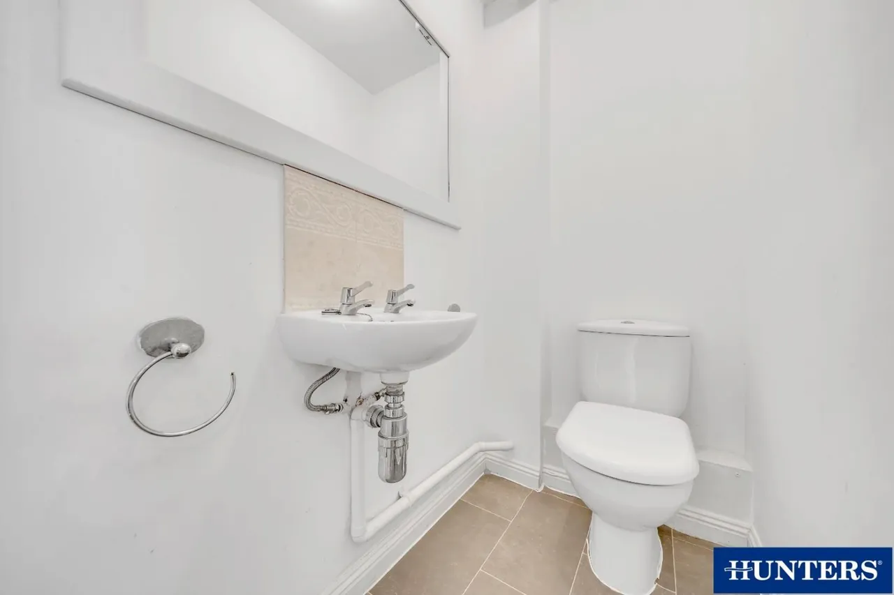 Westfield Gardens, Chadwell Heath, RM6, photo 13