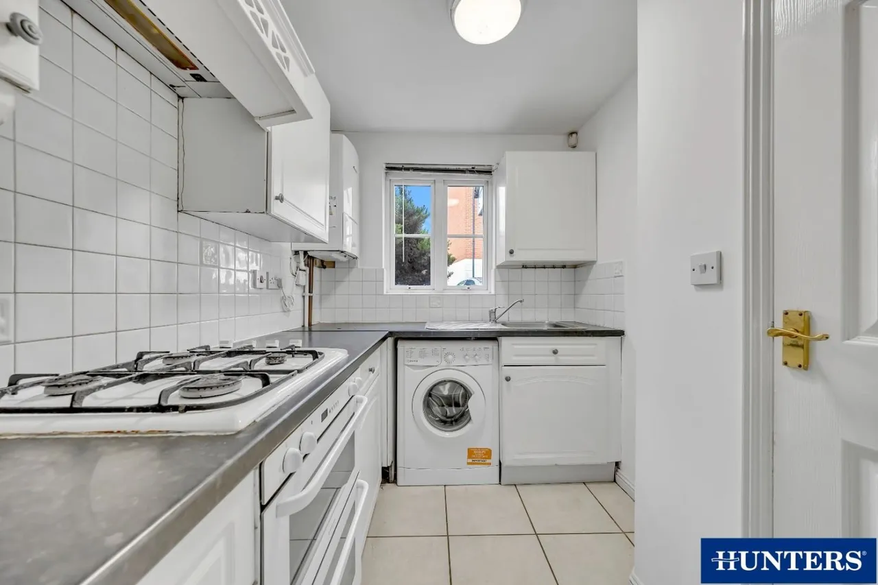 Westfield Gardens, Chadwell Heath, RM6, photo 6