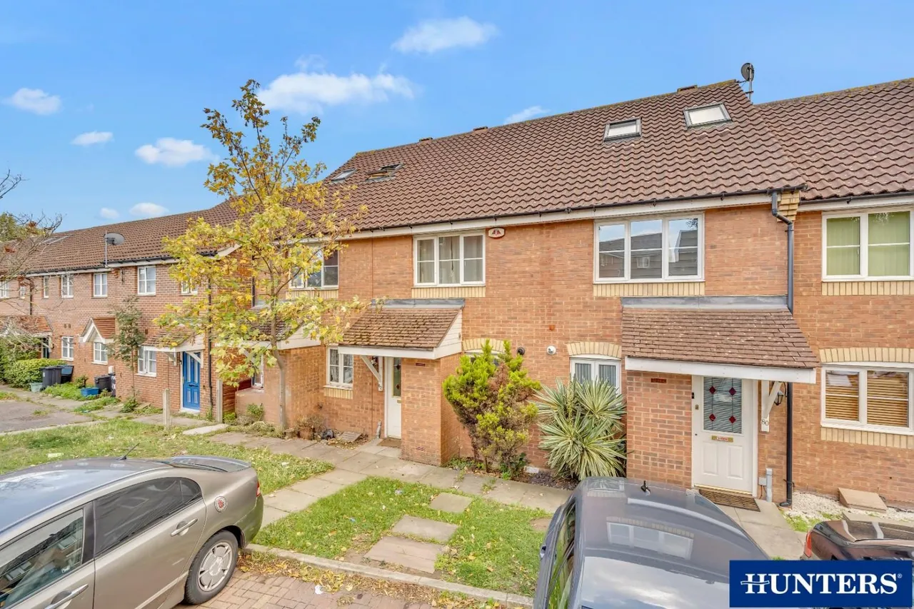 Westfield Gardens, Chadwell Heath, RM6, photo 19