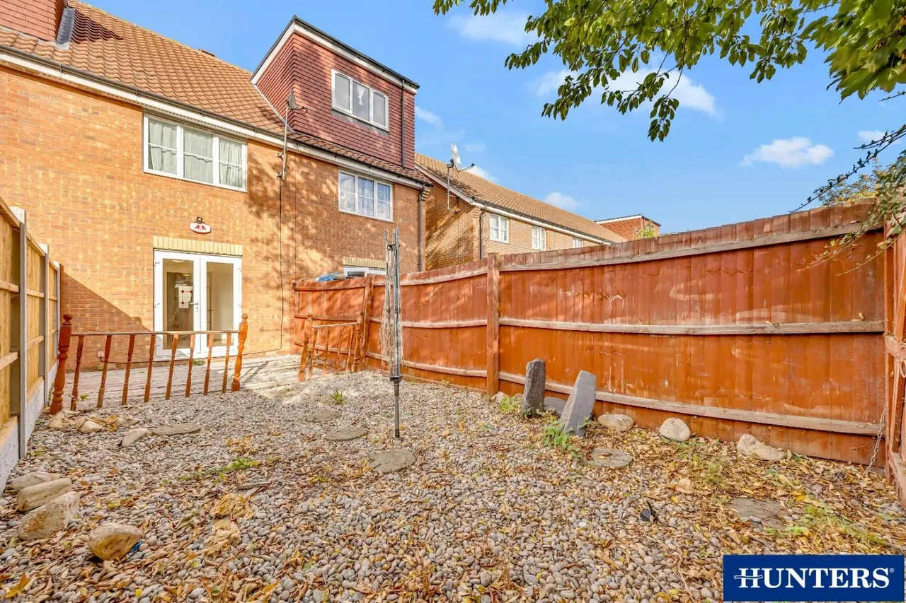 Westfield Gardens, Chadwell Heath, RM6, photo 15