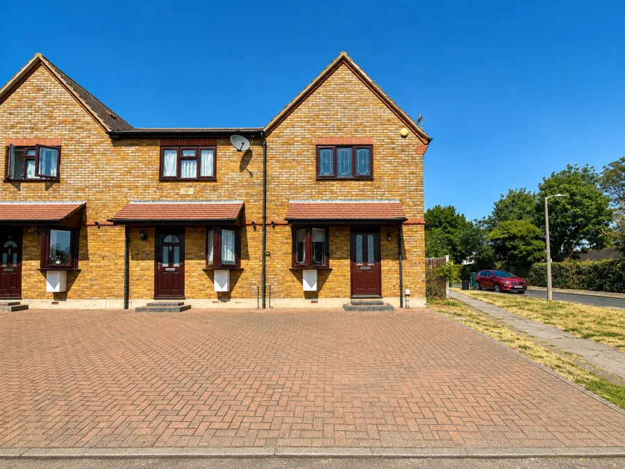 2 bed house for sale, Rowan Way, Canewdon, SS4