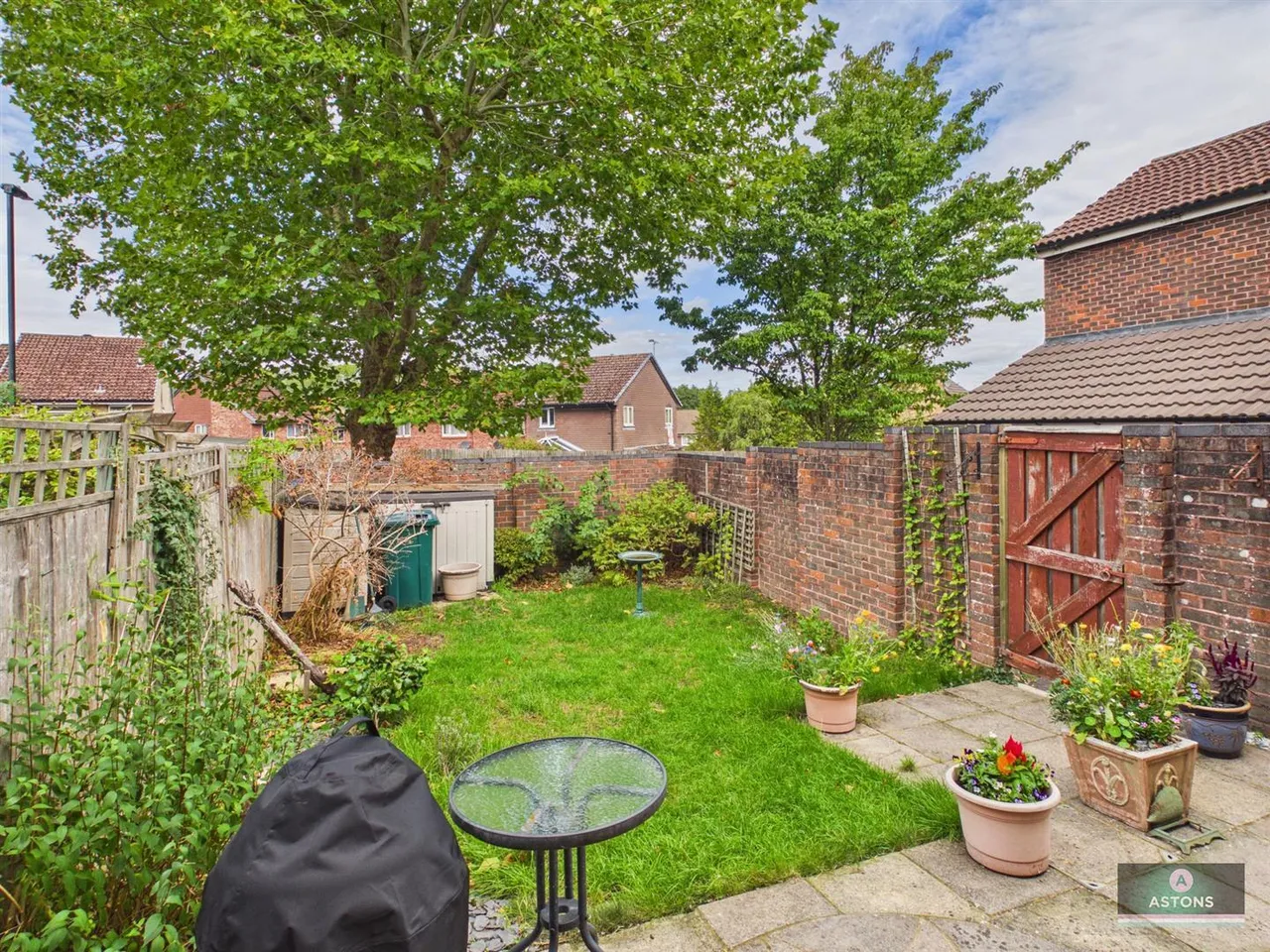 Fulmar Close, Ifield West, photo 4