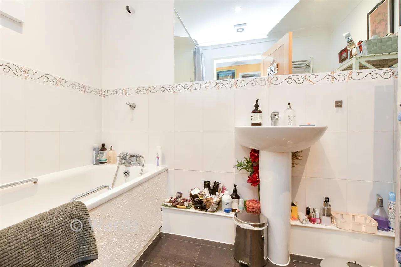 Addington Street, Ramsgate, CT11, photo 11
