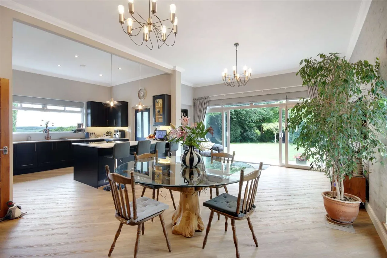 Pilgrims Way, Harrietsham, Maidstone, Kent, ME17 1BU, photo 3