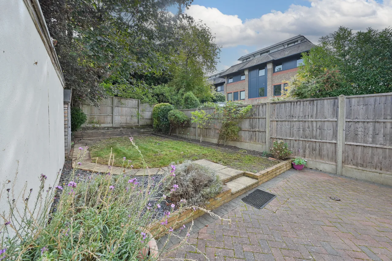 Bushey, WD23, photo 17