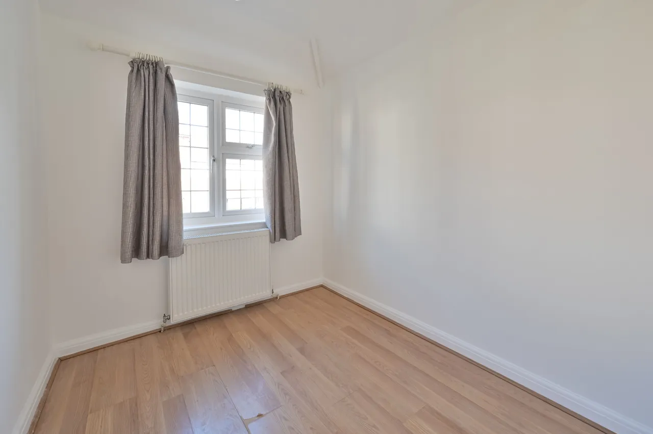 Bushey, WD23, photo 11