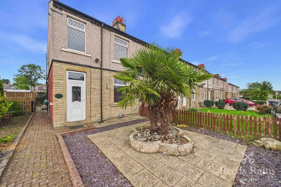 4 bed house to rent, Cross Green Road, Huddersfield, HD5