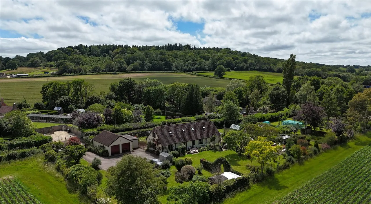 4 bed house for sale — Fiddleford, Sturminster Newton, Dorset, DT10 2BX