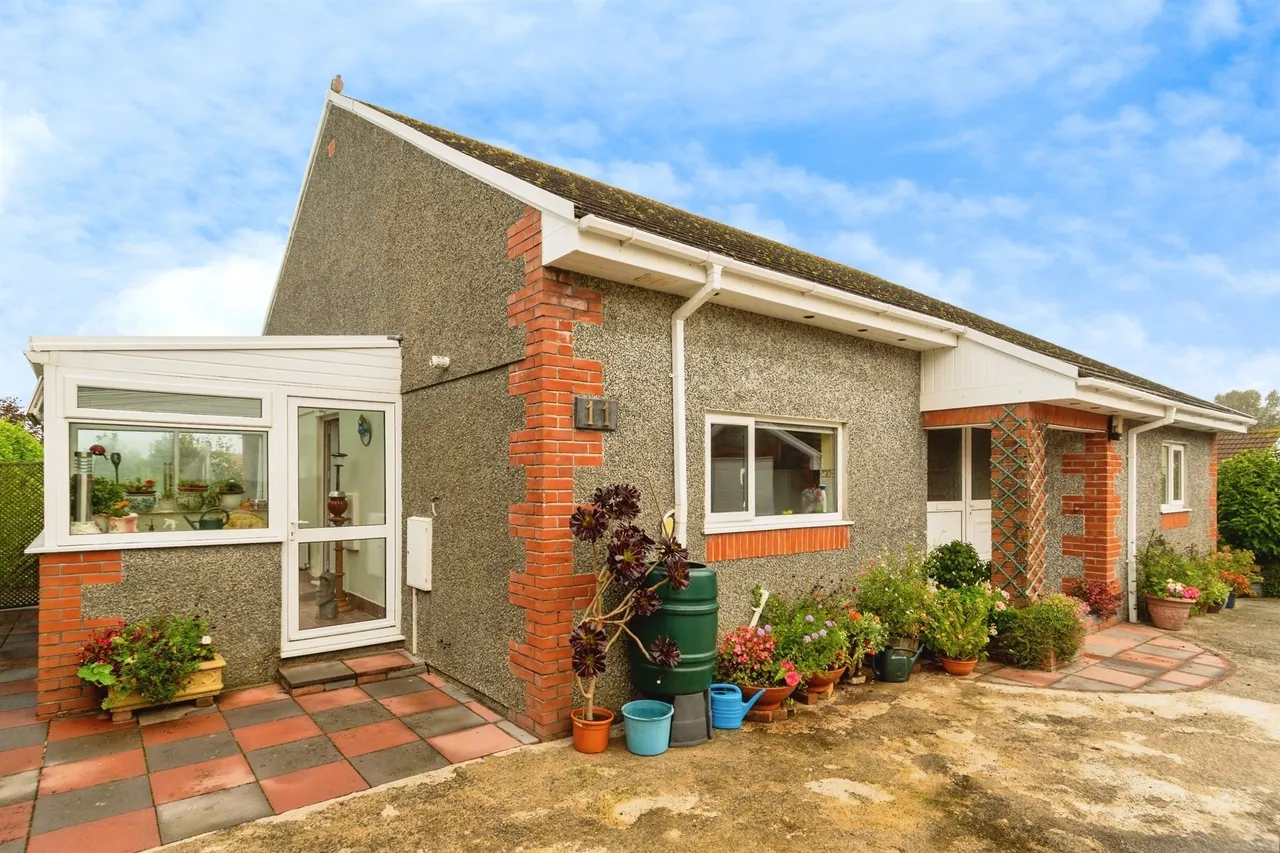 Aysshton Gardens, Callington, photo 10