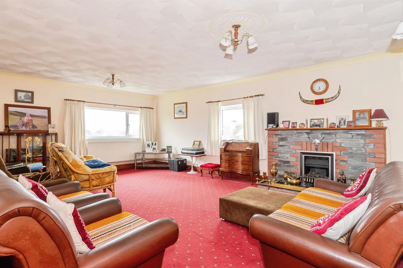 Aysshton Gardens, Callington, photo 4