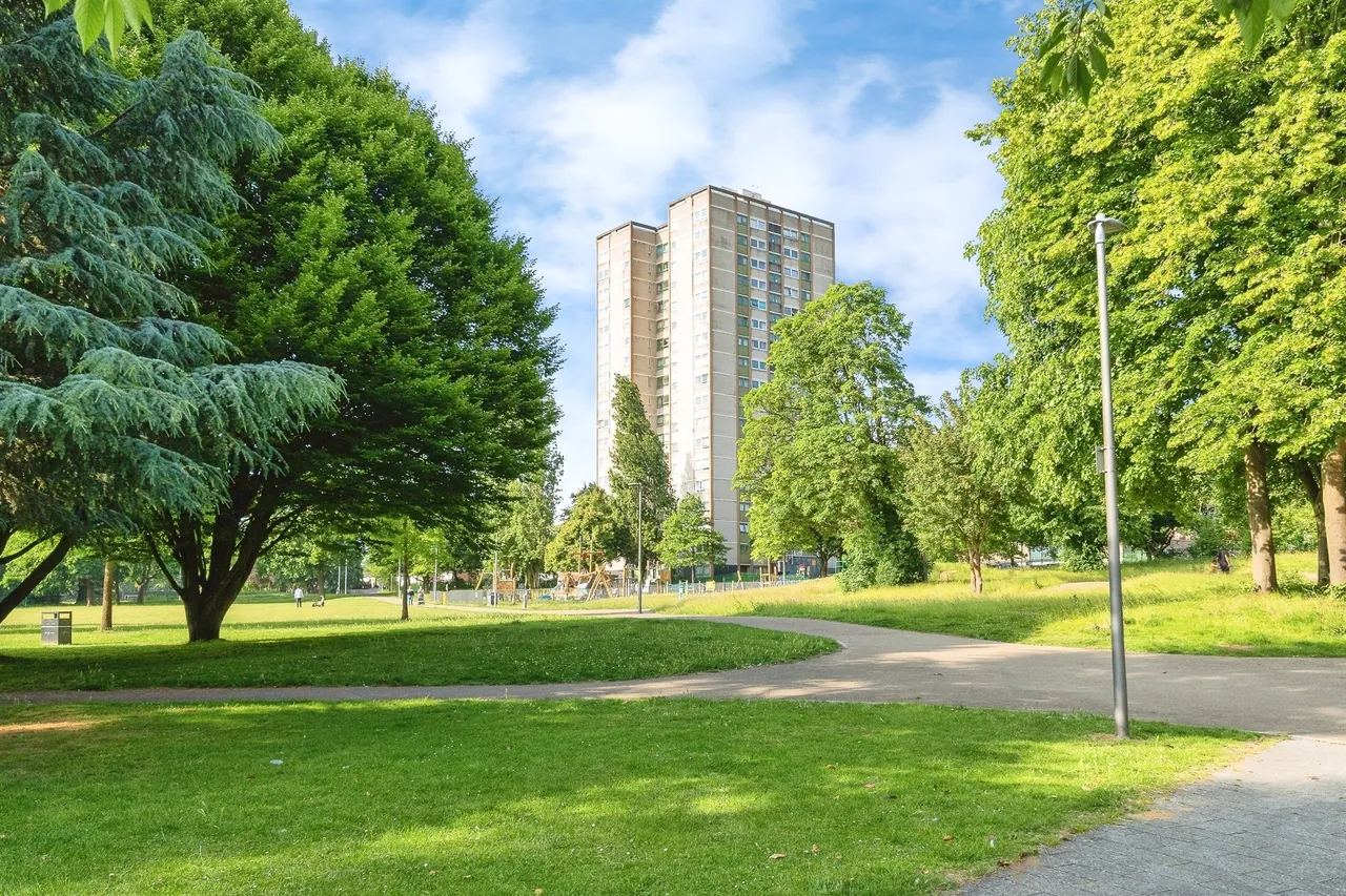 2 bed flat for sale, Silam Road, Stevenage, SG1