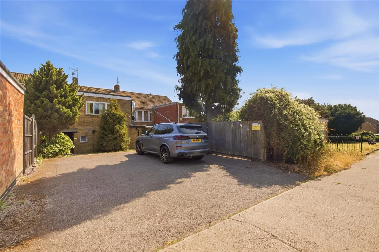 Rosemead Drive, Oadby, photo 13