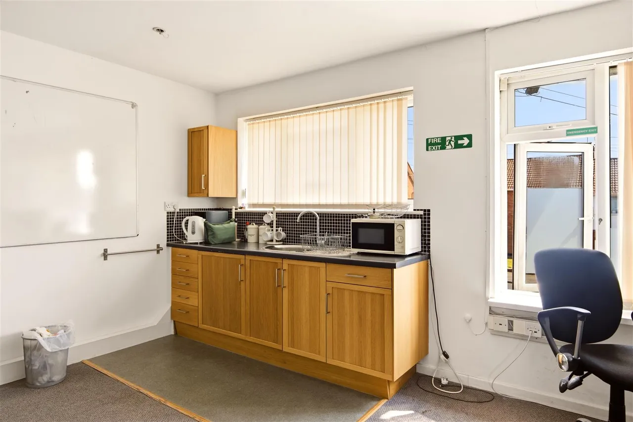 Rosemead Drive, Oadby, photo 10