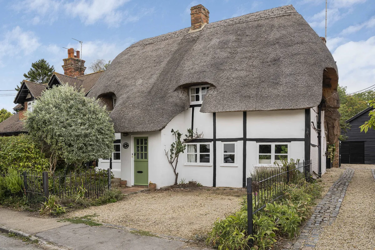 3 bed house for sale, The Street, Brightwell-cum-Sotwell, OX10