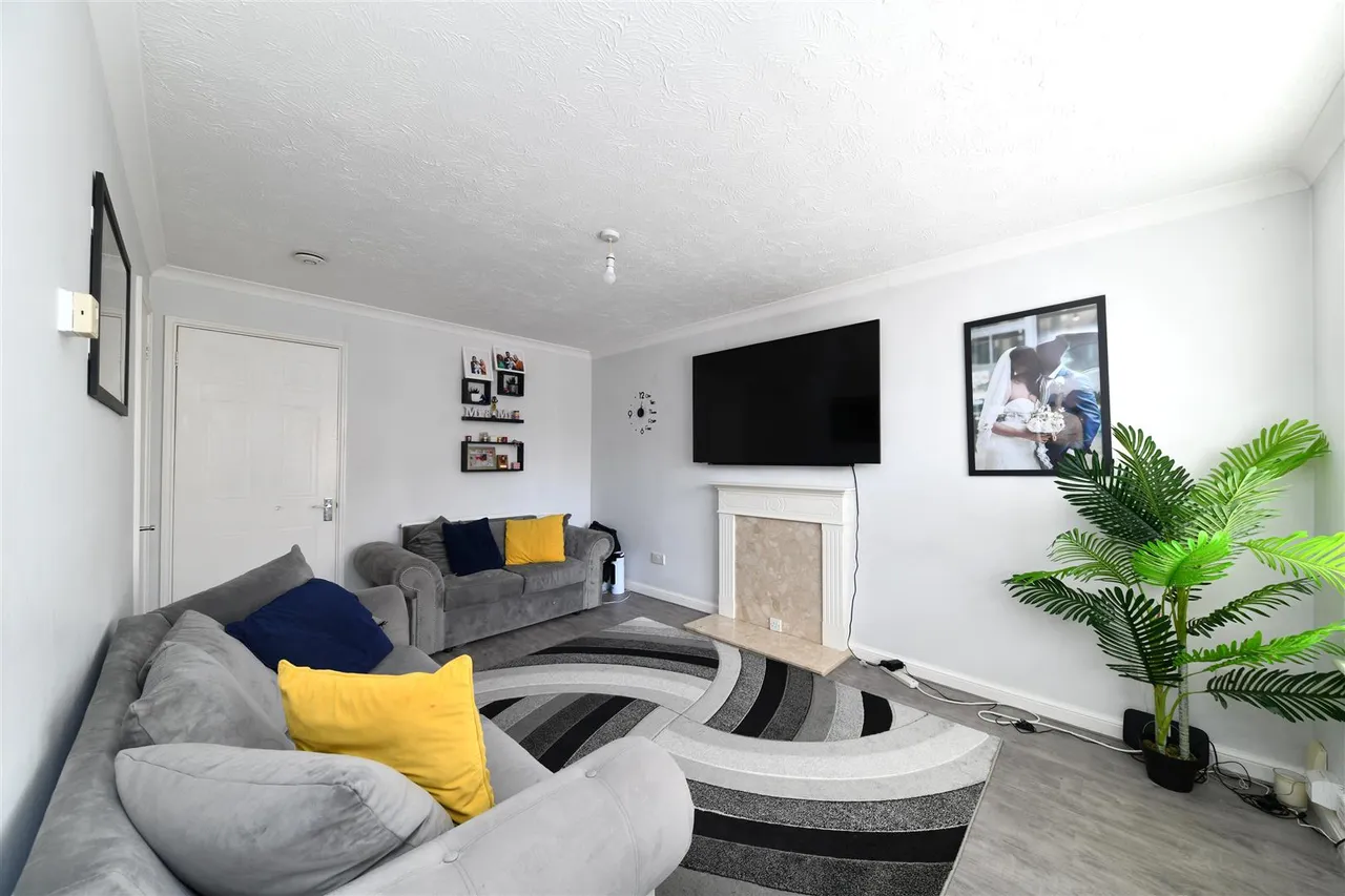 Wetherby Close, Stevenage, SG1 5RX, photo 2