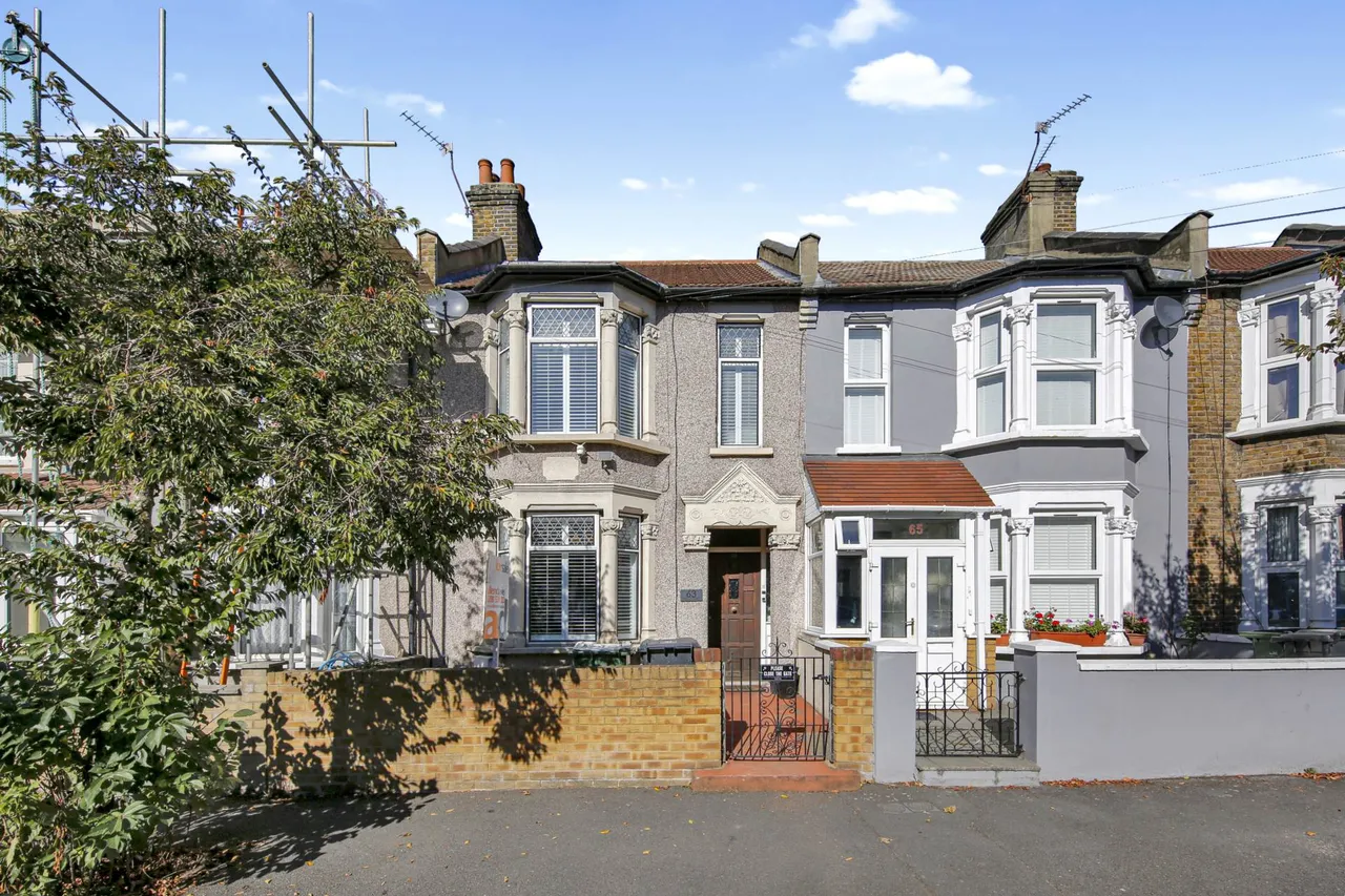 3 bed house for sale, Belmont Park Road, London, E10