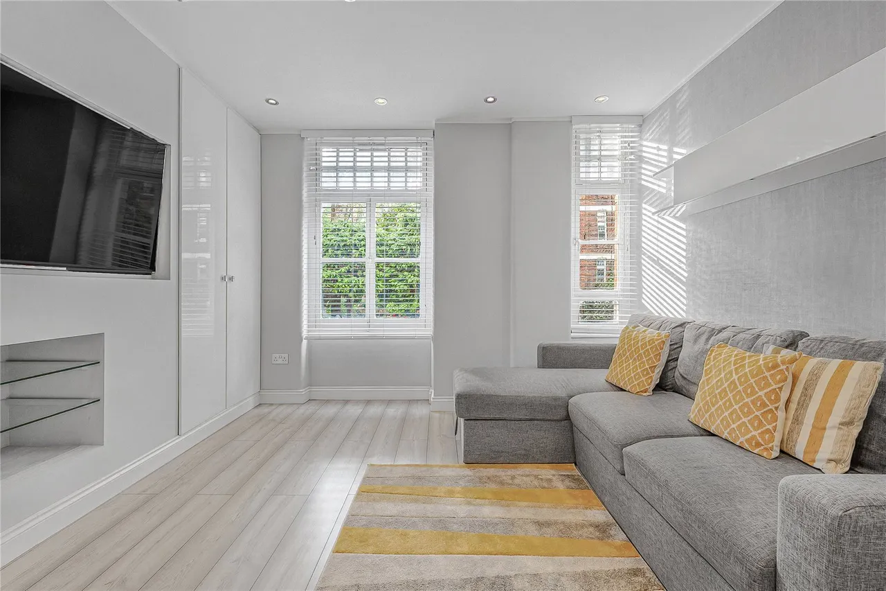 Gilbert Street, Mayfair, W1K, photo 2