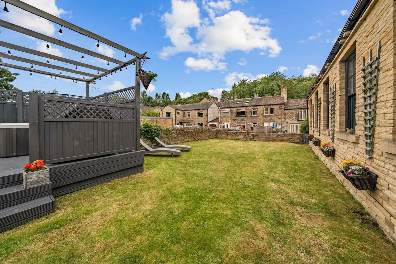 Bowling Alley, Rastrick, HD6, photo 39