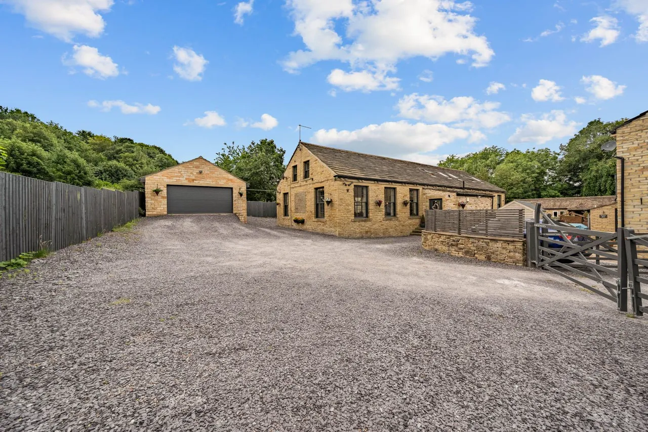 Bowling Alley, Rastrick, HD6, photo 4