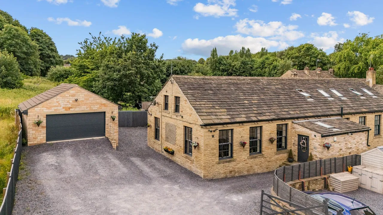5 bed house for sale, Bowling Alley, Rastrick, HD6