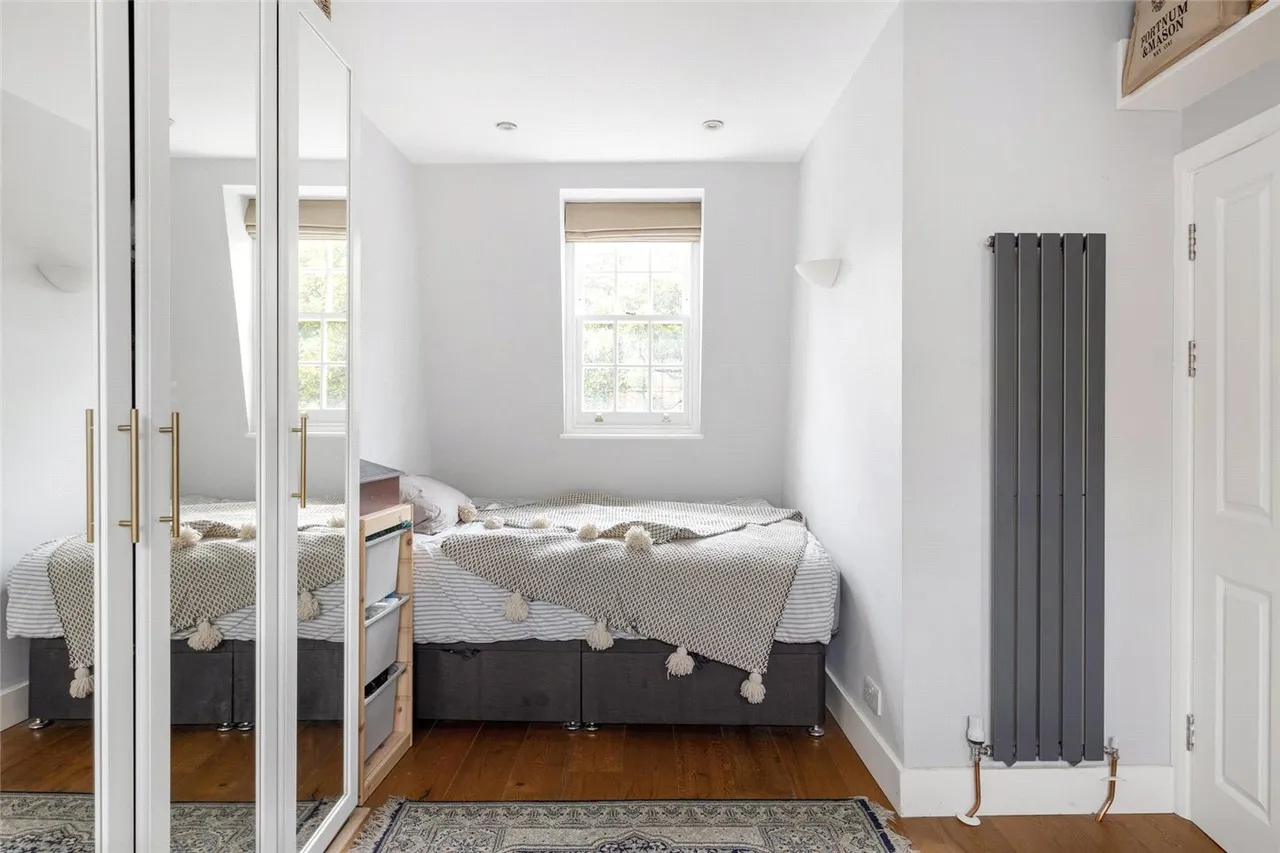 3 bed house for sale — Cleaver Square, London, SE11