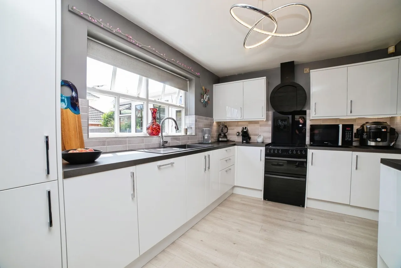 Racecourse Road, Mansfield, Nottinghamshire, NG18, photo 2
